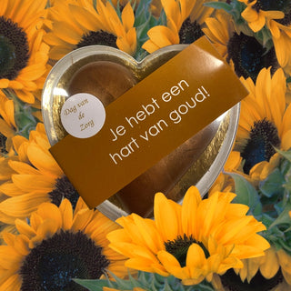 Hart van Goud-Dag van de Zorg. Chocoladehart Goud 200 gram Brievenbuspost - Macaronstore.nl