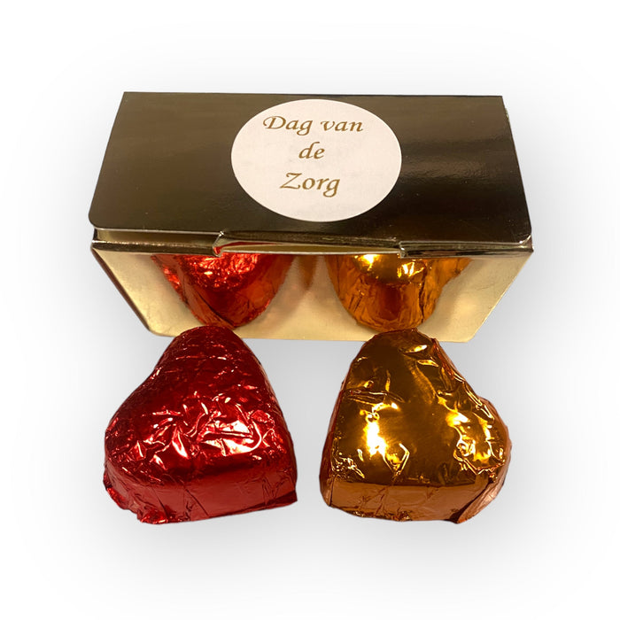 Gouden doosje met 2 hartjes bonbons - Dag van de Zorg