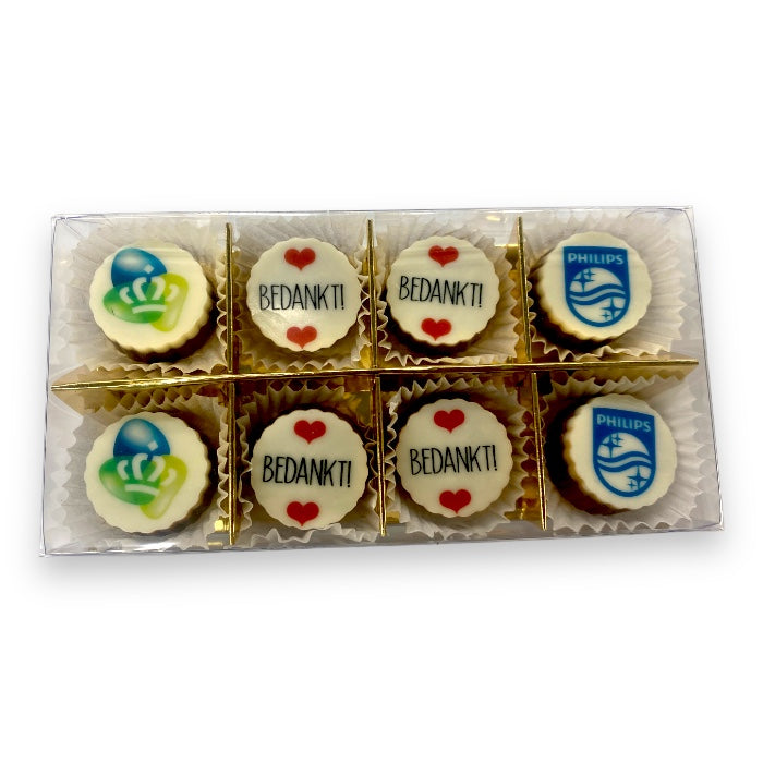 8 bonbons met logo in transparante verpakking (minimaal 10 doosjes)