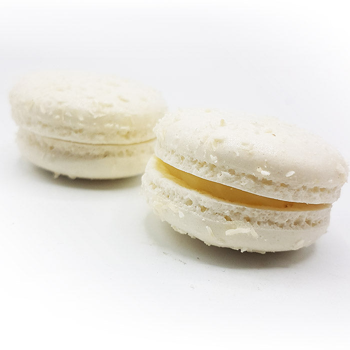 35 pieces Coconut Macarons White